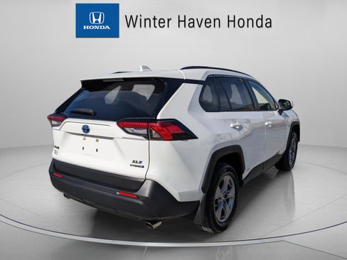 Used 2022 Toyota RAV4 XLE image 8