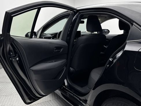 Used 2024 Toyota Corolla LE w/ LE Convenience Package FWD image 32