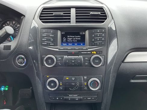 Used 2019 Ford Explorer XLT AWD/4WD image 8