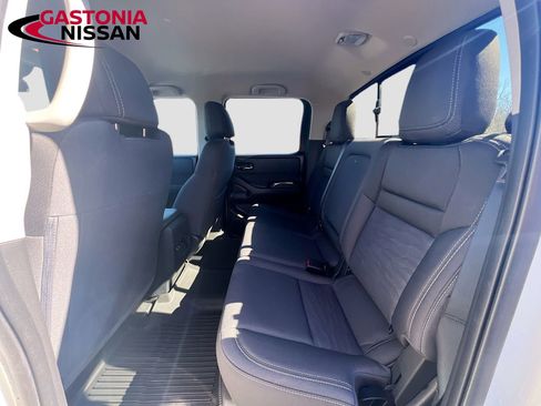 Used 2024 Nissan Frontier SV w/ Technology Package image 32