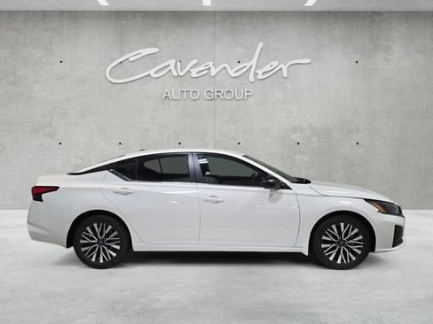 New 2026 Nissan Altima 2.5 SV FWD image 17