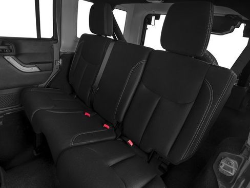 Used 2016 Jeep Wrangler Unlimited Sahara w/ Connectivity Group AWD/4WD image 18