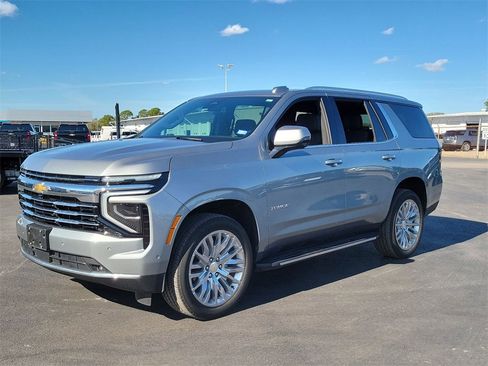 Used 2025 Chevrolet Tahoe LT w/ Comfort Package image 13