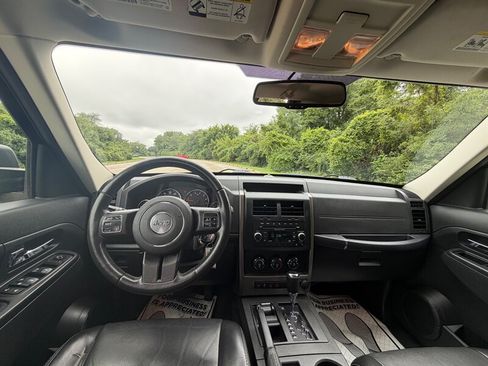 Used 2012 Jeep Liberty Sport AWD/4WD image 10
