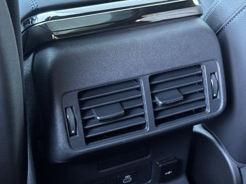 Used 2026 Land Rover Range Rover Velar Dynamic SE image 13