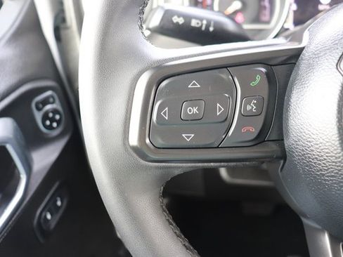 Used 2023 Jeep Gladiator Willys image 19