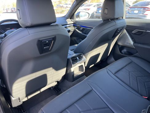 Used 2024 BMW i5 eDrive40i image 21