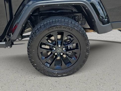 Used 2025 Jeep Gladiator Sport AWD/4WD image 33