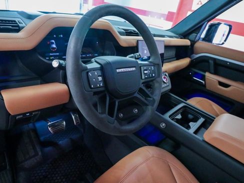 Used 2023 Land Rover Defender 110 V8 image 12