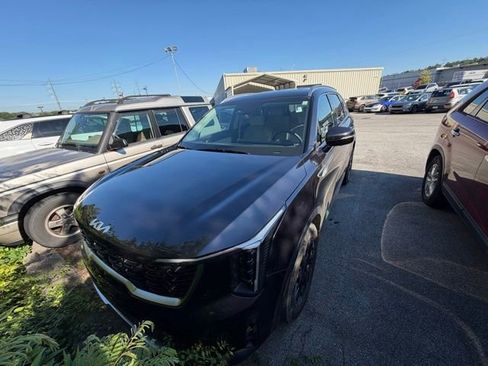 Certified 2025 Kia Sorento S FWD image 1