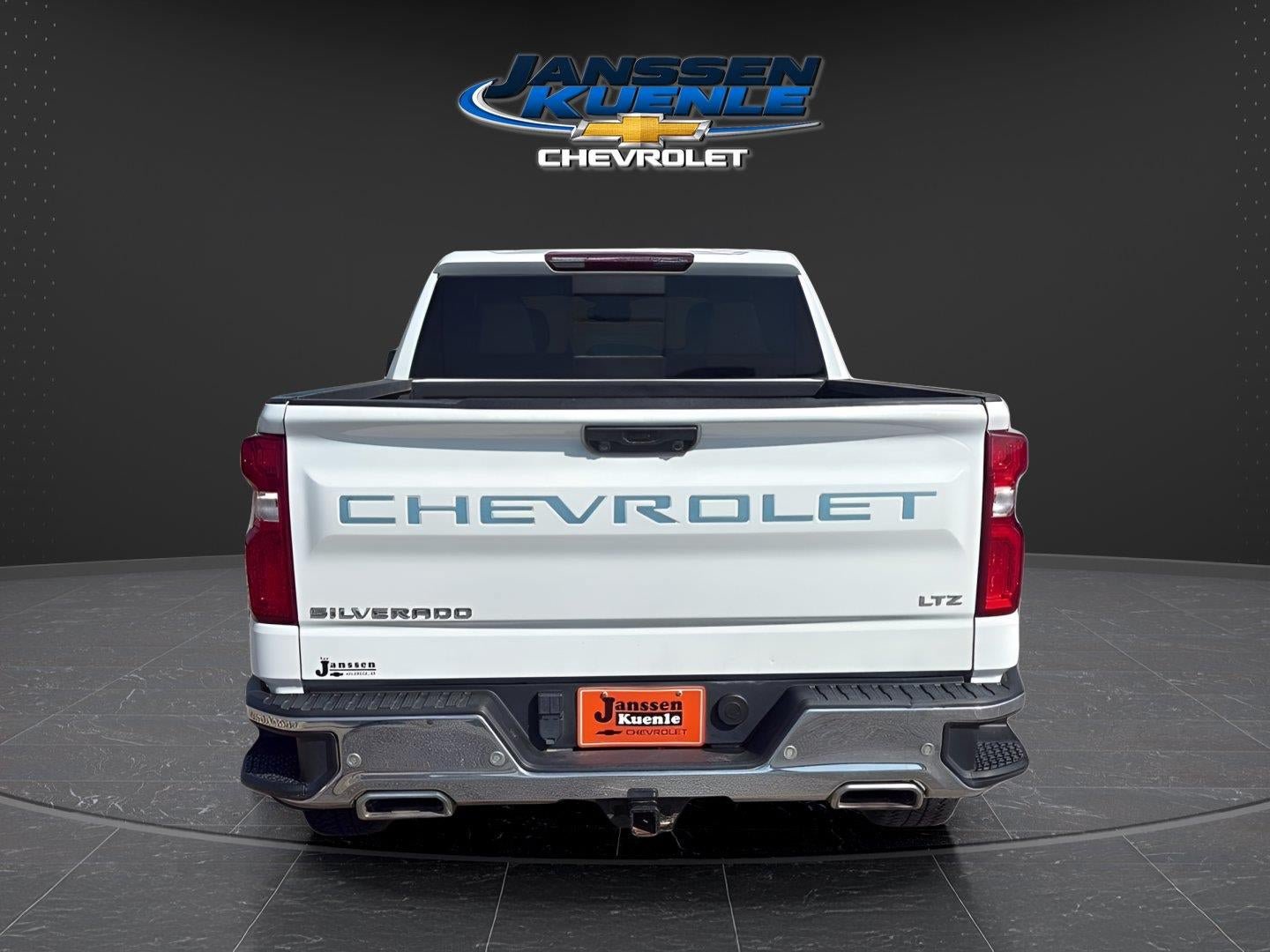 Used 2023 Chevrolet Silverado 1500 LTZ w/ LTZ Convenience Package II AWD/4WD image 3