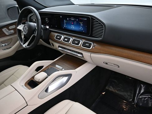 Used 2025 Mercedes-Benz GLE 350 4MATIC image 29
