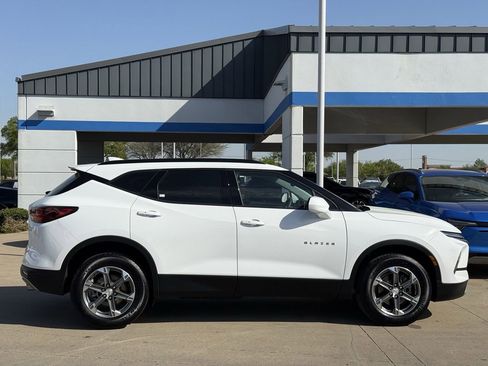 Certified 2024 Chevrolet Blazer LT w/ Convenience Package image 3