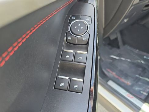 Used 2022 Ford Explorer ST-Line w/ Class IV Trailer Tow Package RWD image 17