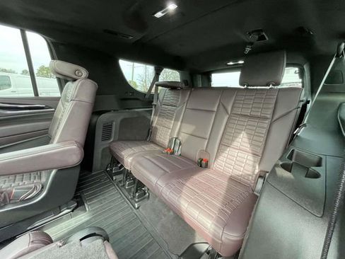 Used 2024 Cadillac Escalade ESV Premium Luxury Platinum image 23