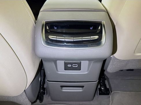 Used 2022 Cadillac XT6 Premium Luxury w/ Technology Package FWD image 25
