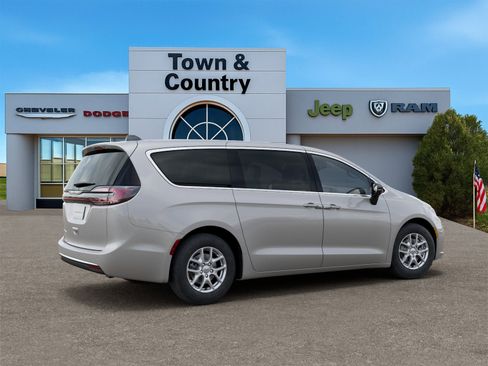 New 2026 Chrysler Pacifica Select image 30