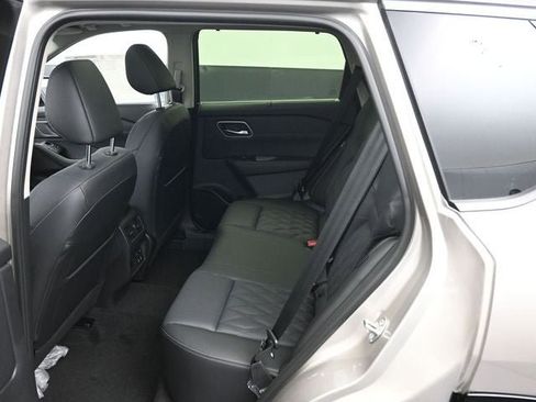 New 2026 Nissan Rogue Platinum image 10