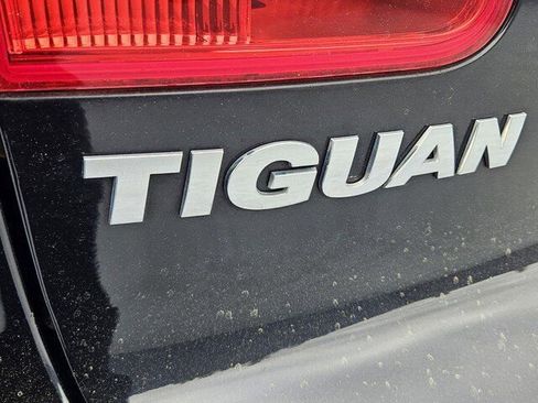Used 2016 Volkswagen Tiguan S image 5