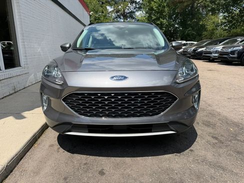Used 2021 Ford Escape SEL w/ Technology Package FWD image 3