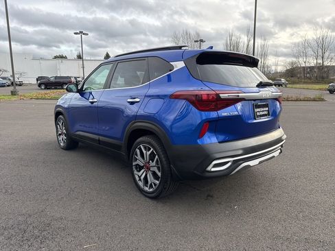 Used 2022 Kia Seltos SX w/ Sunroof Package image 5