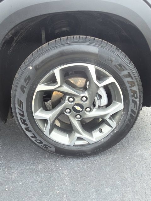 Used 2024 Chevrolet Trax LT FWD image 19