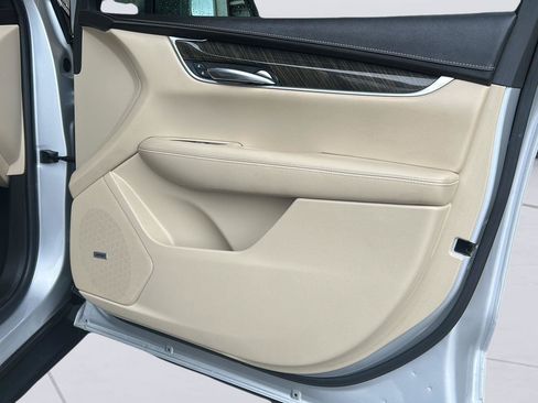 Used 2018 Cadillac XT5 FWD image 24