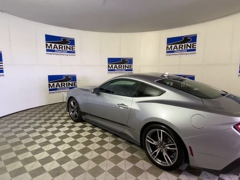 Used 2025 Ford Mustang Premium RWD image 8