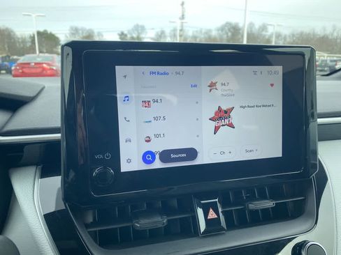 Used 2025 Toyota Corolla SE image 16