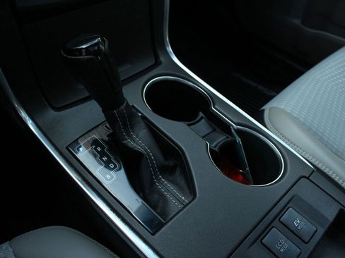 Used 2015 Toyota Camry SE w/ Moonroof Package image 33