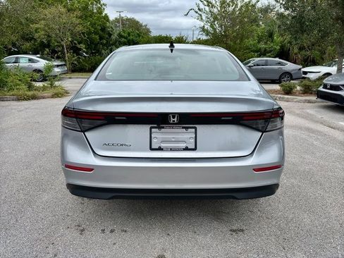 New 2025 Honda Accord SE image 5