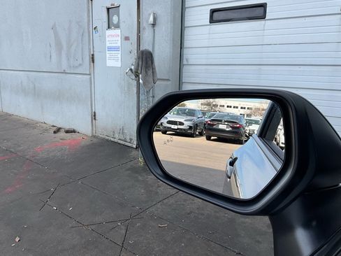 Used 2025 Toyota Camry SE image 19