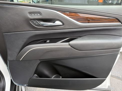 Certified 2021 Cadillac Escalade Premium Luxury AWD/4WD image 21