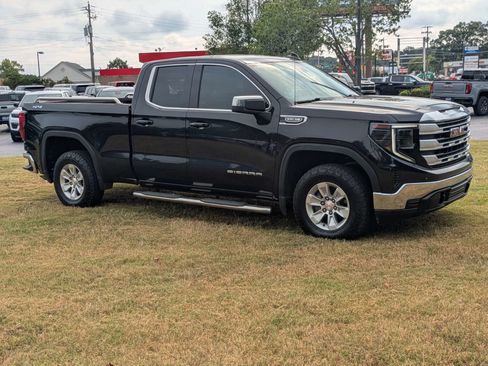Used 2023 GMC Sierra 1500 SLE AWD/4WD image 2