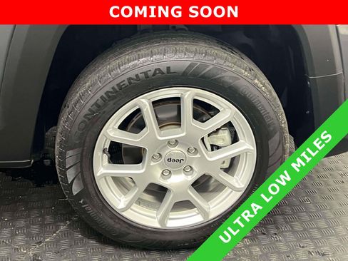 Certified 2023 Jeep Renegade Latitude AWD/4WD image 11