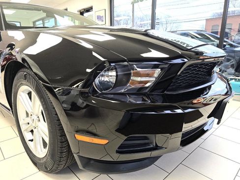 Used 2012 Ford Mustang Convertible image 4