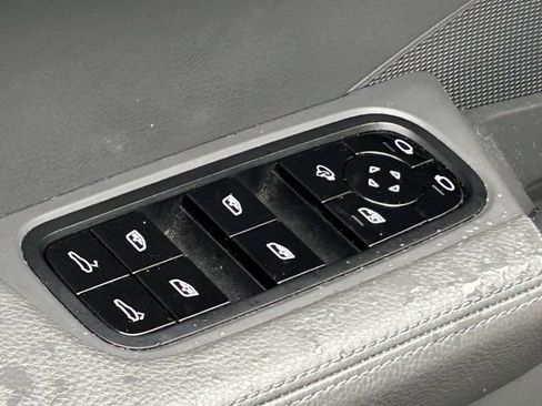 Used 2019 Porsche Cayenne AWD/4WD image 25