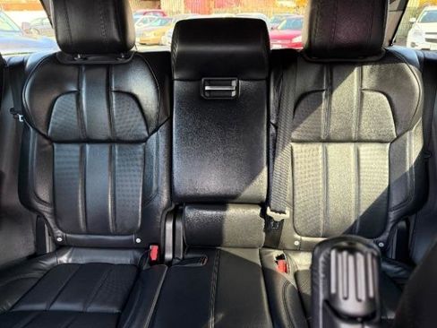 Used 2017 Land Rover Range Rover Sport SE image 32