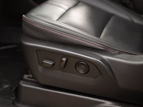 Used 2022 Chevrolet Suburban RST w/ Luxury Package image 23