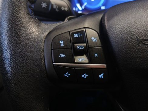 Used 2020 Ford Escape Titanium image 17