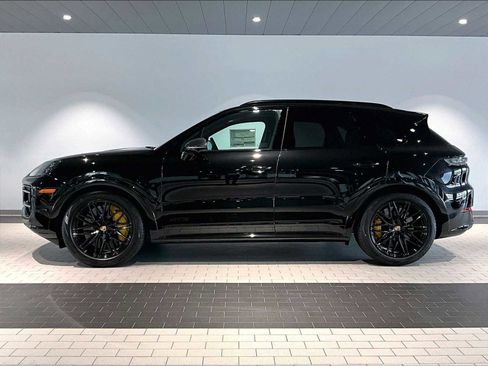 New 2026 Porsche Cayenne GTS AWD/4WD image 2