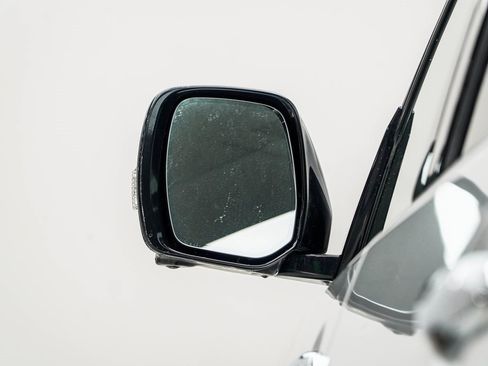 Used 2024 Nissan Armada SL image 14