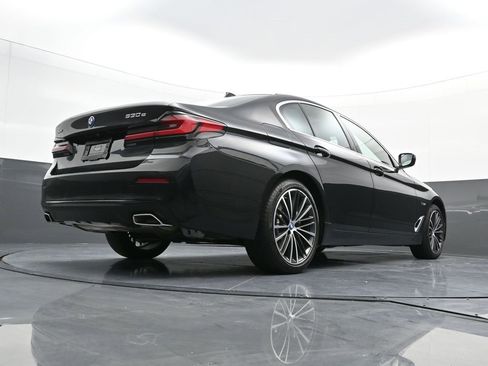 Used 2023 BMW 530e xDrive w/ Executive Package image 28
