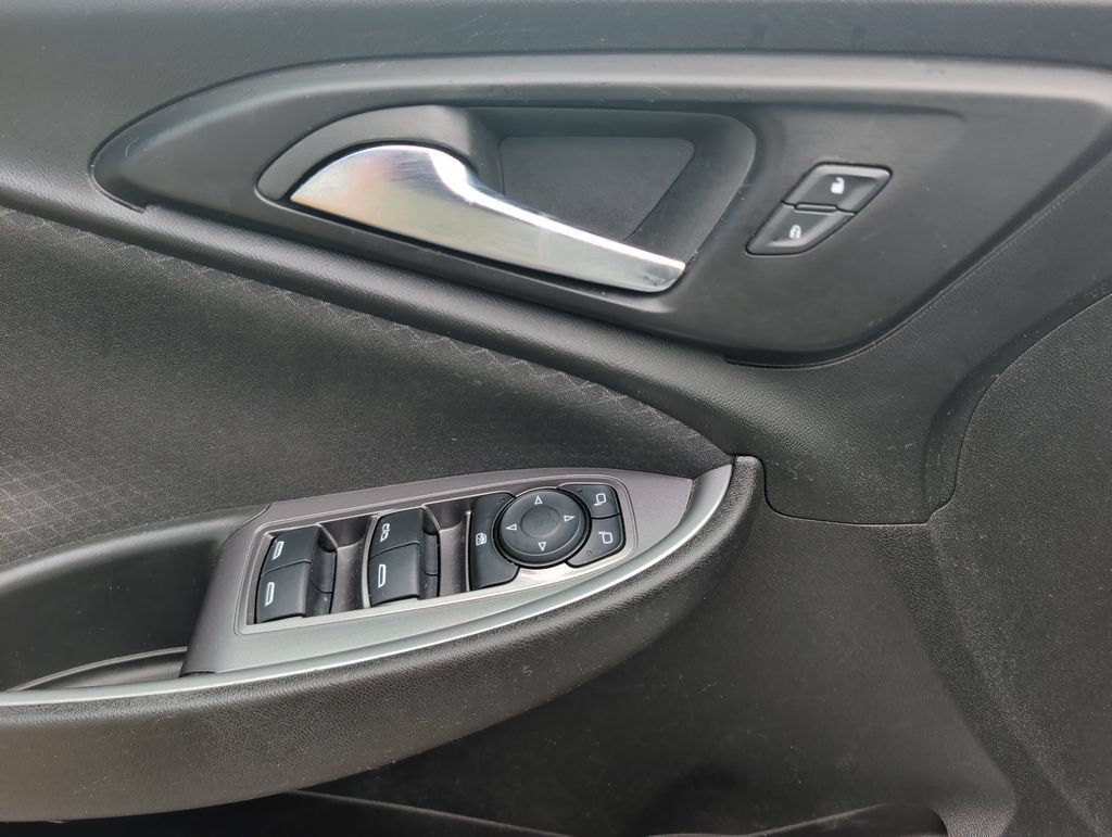 Used 2023 Chevrolet Malibu LT FWD image 10