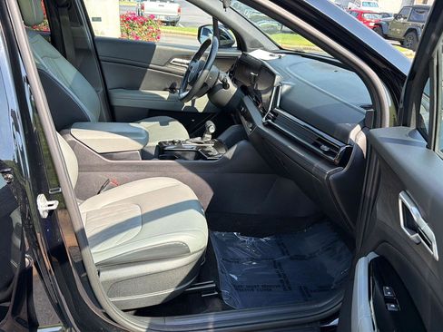 Used 2023 Kia Sportage X-Line w/ X-Line Premium Package AWD/4WD image 12