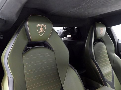 Used 2025 Lamborghini Revuelto AWD/4WD image 13