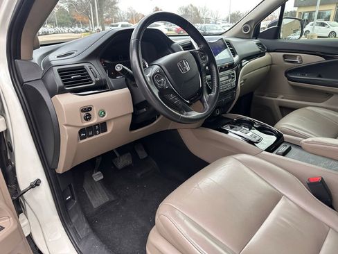 Used 2016 Honda Pilot Touring image 23