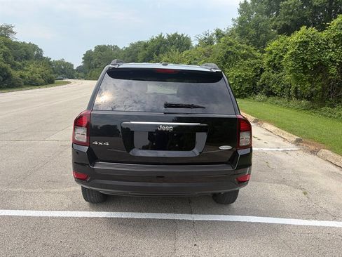 Used 2014 Jeep Compass Latitude w/ Sun/Sound Group AWD/4WD image 4