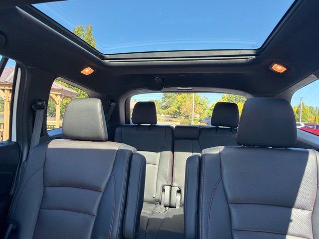Used 2021 Honda Pilot Black Edition image 16