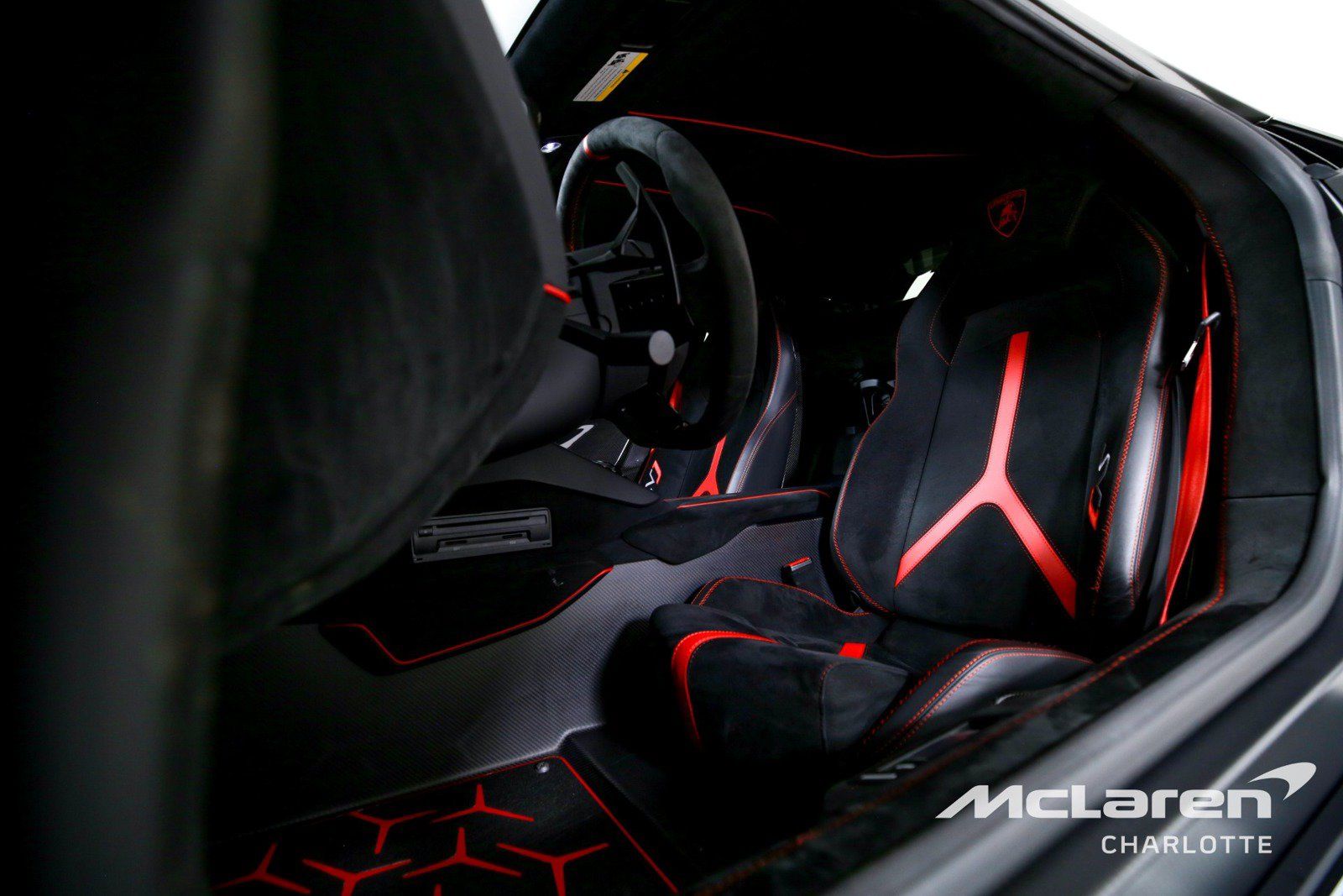 Used 2020 Lamborghini Aventador SVJ AWD/4WD image 12